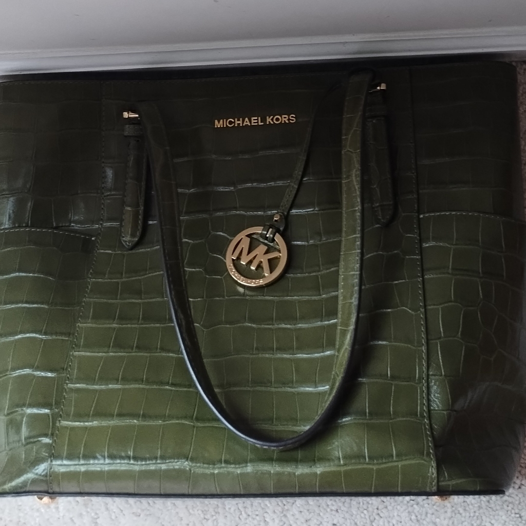 Michael Kors Charlotte Ciara Large Olive Croco Leather. Used-Very Good Condition